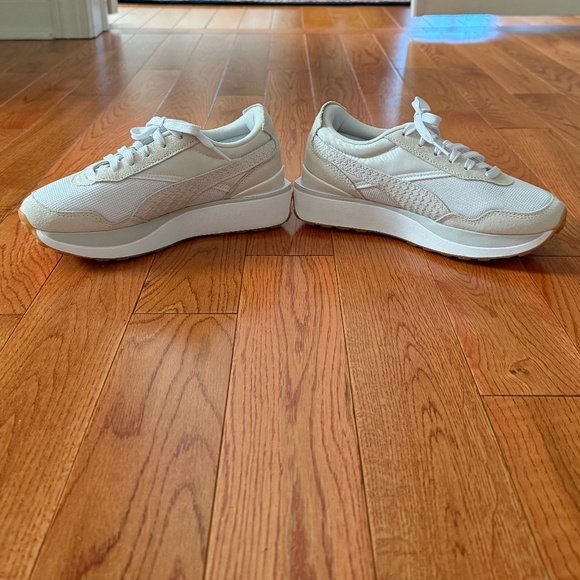 New w/o Box, Puma Platform Sneakers, White, Size 6.5 - Picture 4 of 10